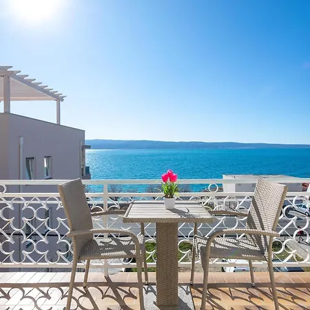 20 Meters From The Apartment Jesenice (Split-Dalmatia)